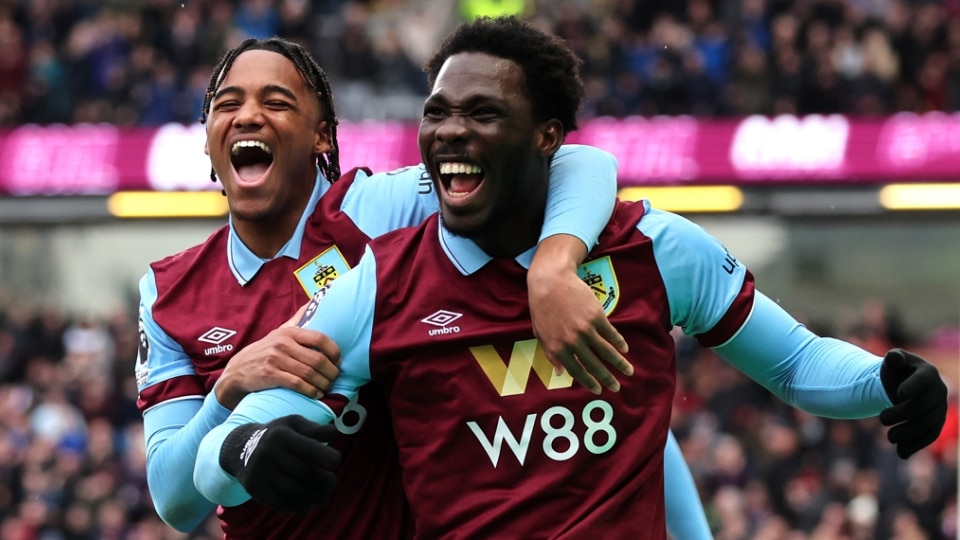 datrofofanacelebratesscoringburnleyssecondgoalwithteammatewilsonodobertduringthematchbetweenburnleyf