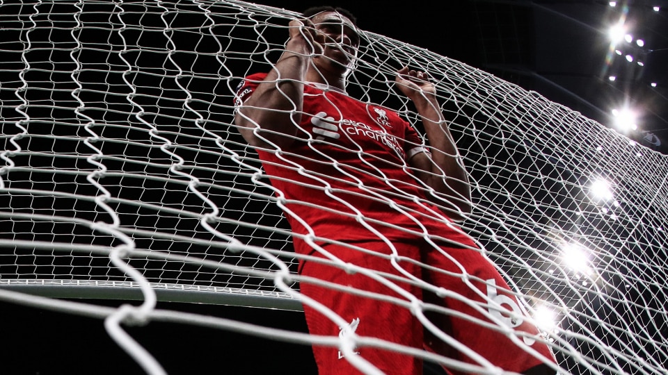 trentalexander-arnoldofliverpoolreactsaftertottenhamscoredthewinninggoal-Enhanced-SR