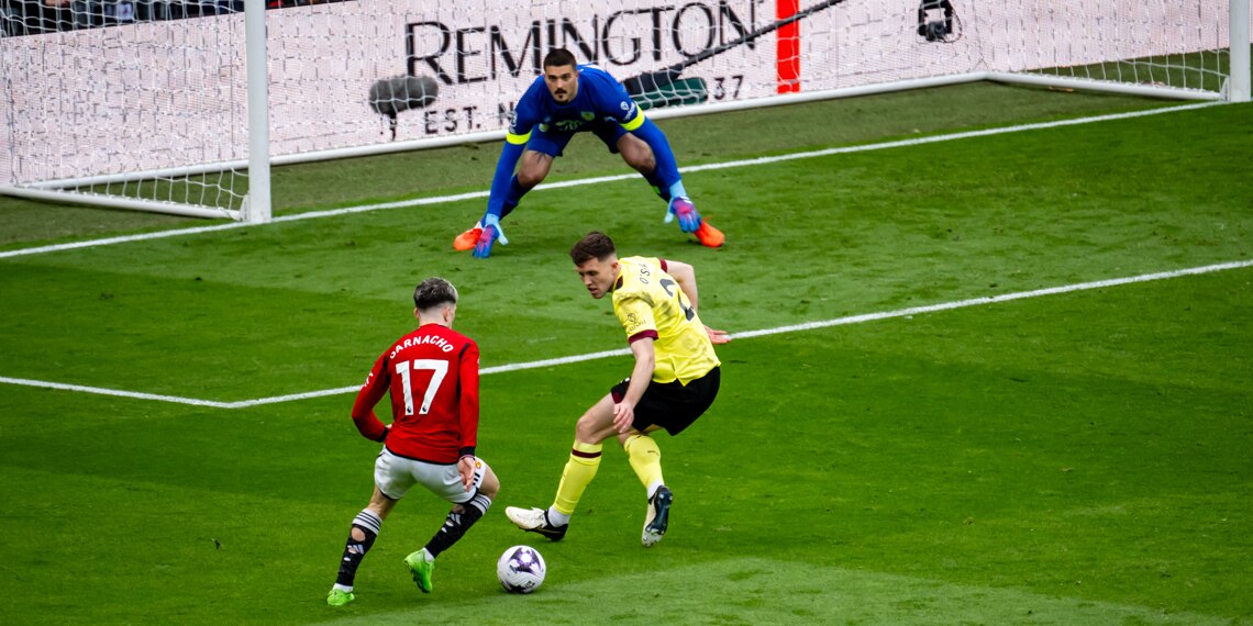 Alejandro Garnacho of Manchester United & Arijanet Muric of Burnley in action