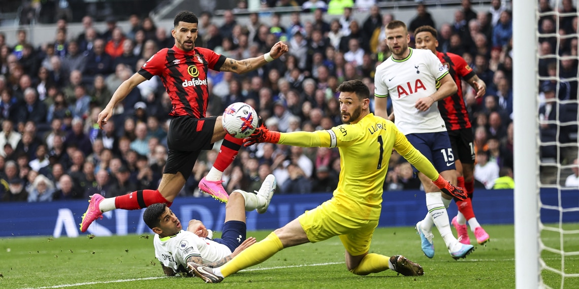 Dominic Solanke of Bournemouth beats Hugo Lloris of Tottenham Hotspur and scores a goal to make it 2-1