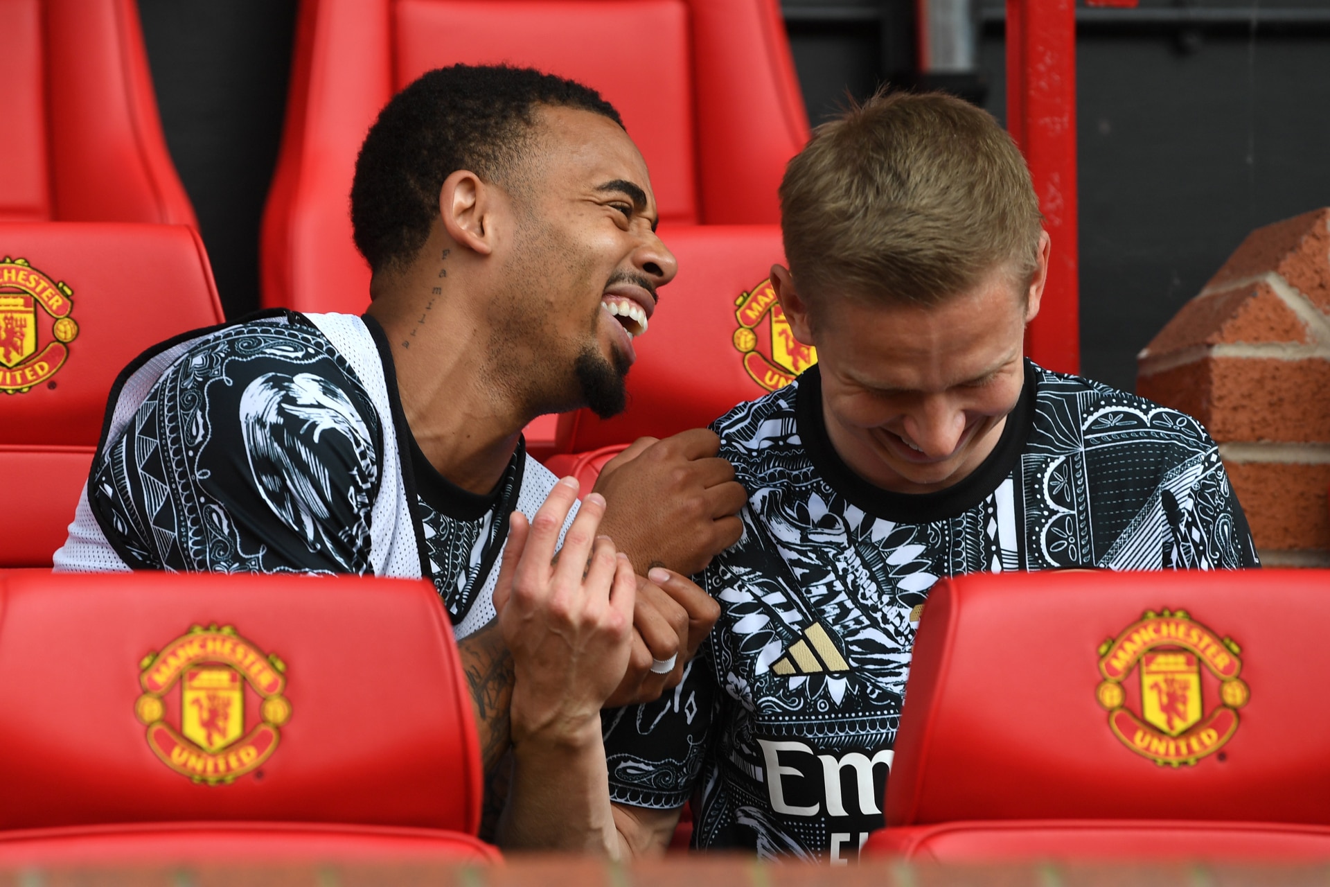 Gabriel Jesus of Arsenal speaks with Oleksandr Zinchenko 