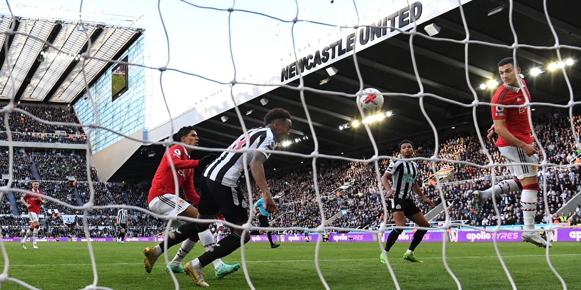 Joe Willock stoops to head in the first Newcastle goal during the match between Newcastle United and Manchester United