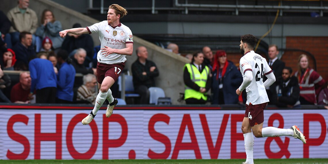 Kevin De Bruyne celebrates scoring Manchester City's first goal during the match against Crystal Palace