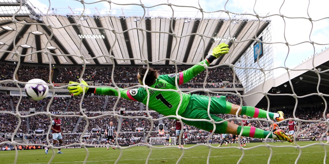 Lukasz Fabianski of West Ham United fails to make a save against Harvey Barnes of Newcastle United