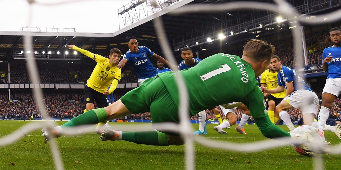 Jordan Pickford saves a shot from Mateo Kovacic during the match between Everton and Chelsea at Goodison Park