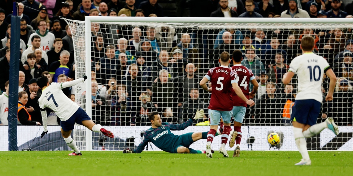 Son Heung-Min scores Spurs' second goal during the match between Tottenham Hotspur and West Ham United