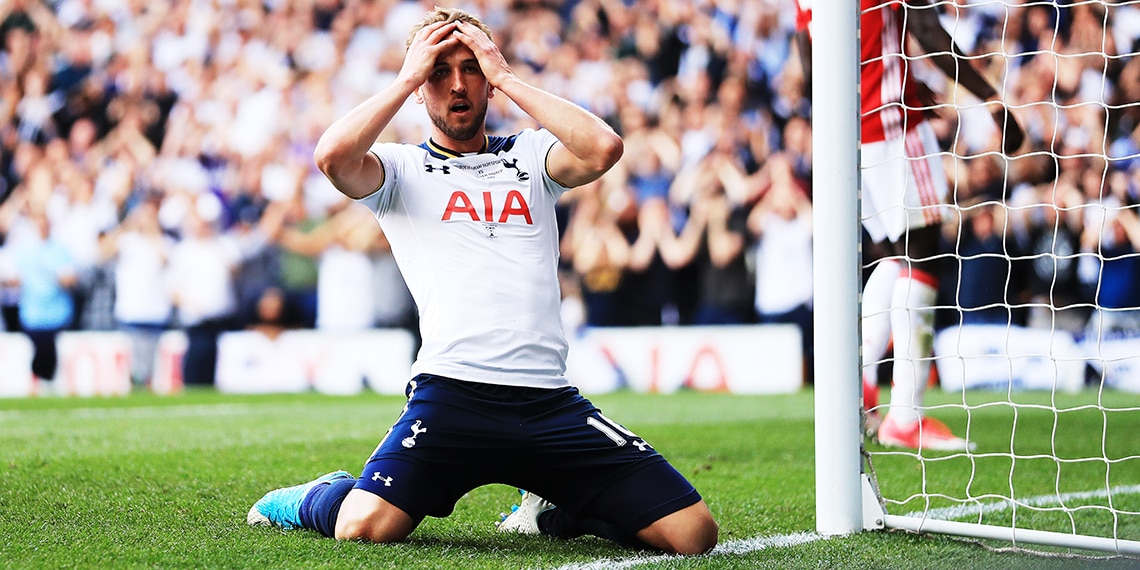 Harry Kane misses a chance for Spurs.