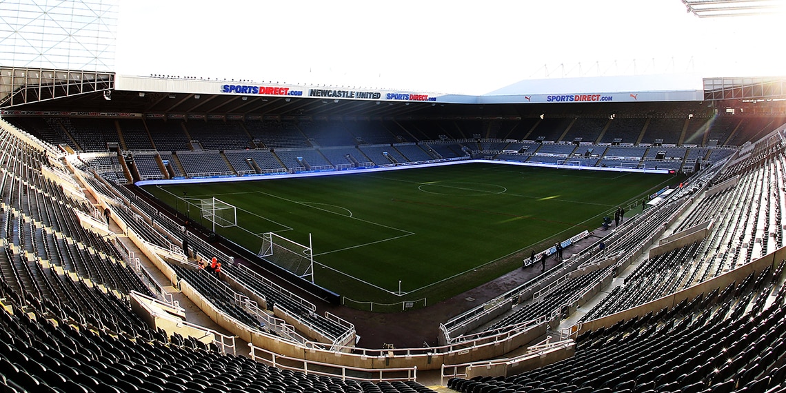 Why are there n fans at St.James' Park when Rowan gets to the stadium?