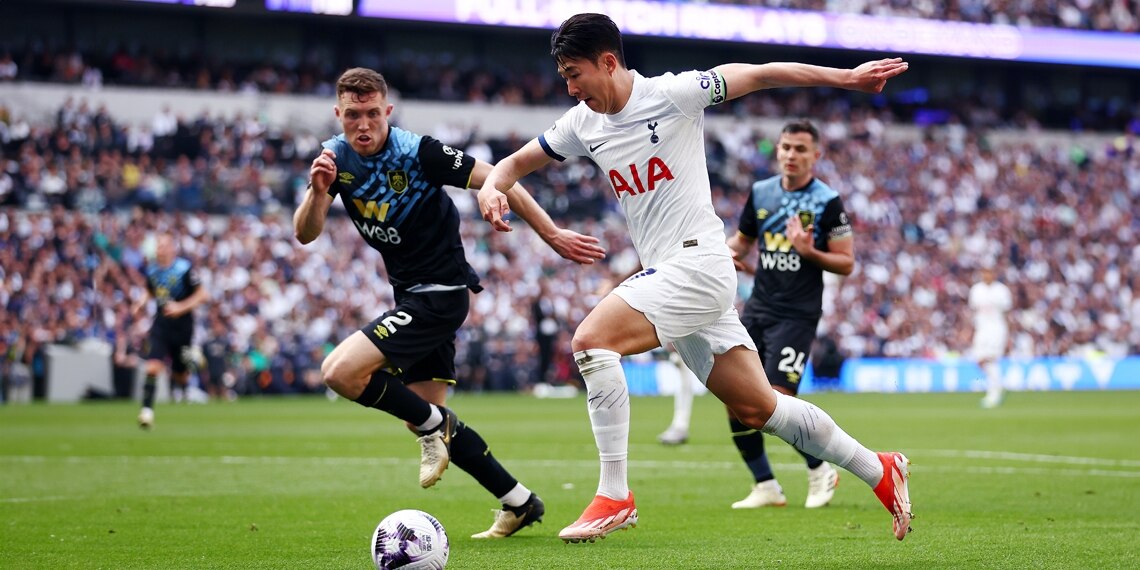 sonheung-minrunswiththeballduringthematchbetweentottenhamhotspurandburnleyfc